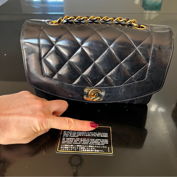 Chanel Vintage Diana Flap Bag Quilted Patent Leather Small - Picture 4 of 13